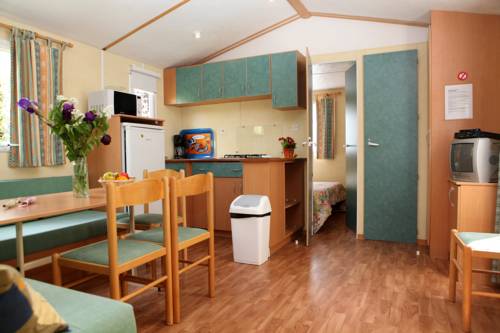 Imagen de la habitación del Camping Du Bourg. Foto 7