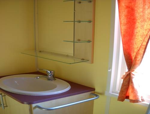 Imagen de la habitación del Camping Duguesclin. Foto 15