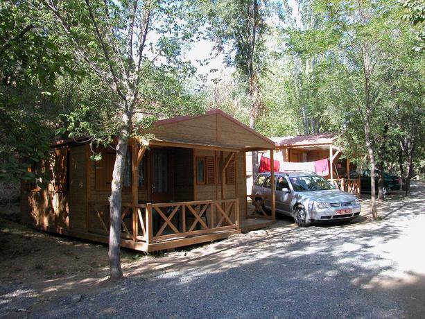 Imagen de los exteriores del Camping El Balcón De Pitres. Foto 15