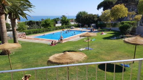 Imagen de la piscina del Camping El Carlitos. Foto 20
