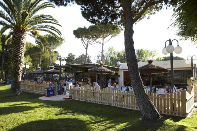 Imagen de los interiores del Camping El Delfin Verde. Foto 6