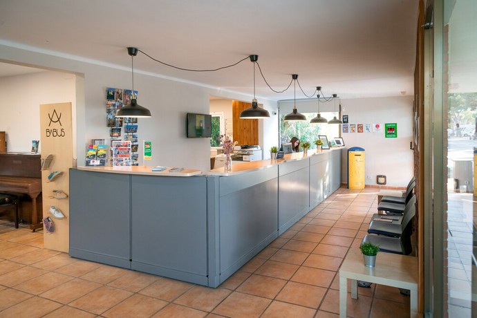 Imagen de los interiores del Camping El Garrofer. Foto 19