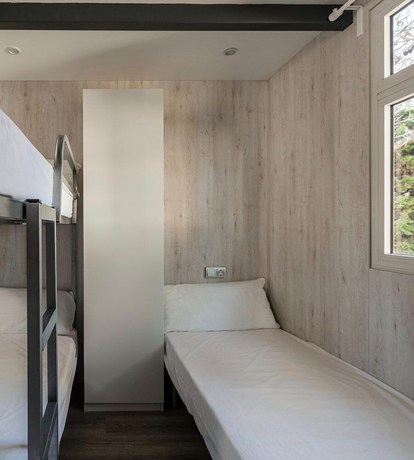 Imagen de la habitación del Camping El Garrofer. Foto 14
