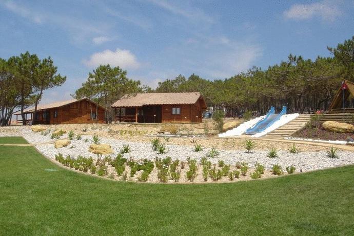 Imagen de los exteriores del Camping Ericeira Y Bungalows. Foto 4