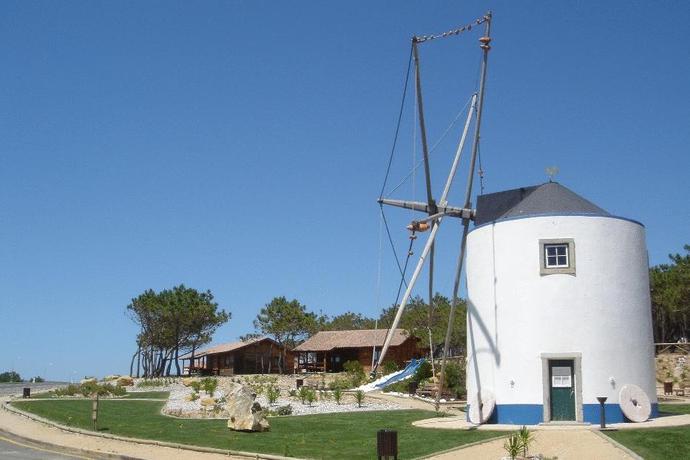 Imagen de los exteriores del Camping Ericeira Y Bungalows. Foto 6