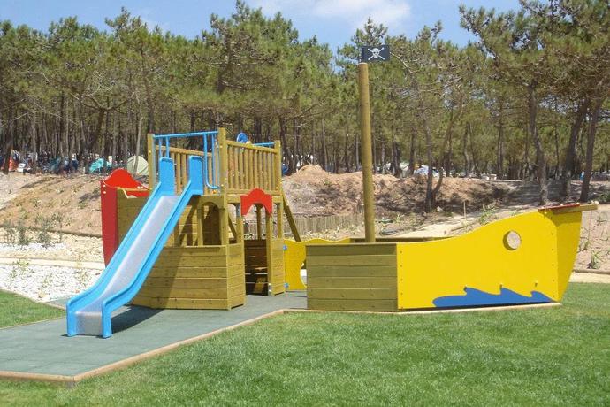 Imagen de los exteriores del Camping Ericeira Y Bungalows. Foto 7