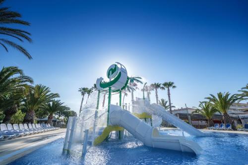 Imagen de la piscina del Camping Estival Vendrell Platja. Foto 16