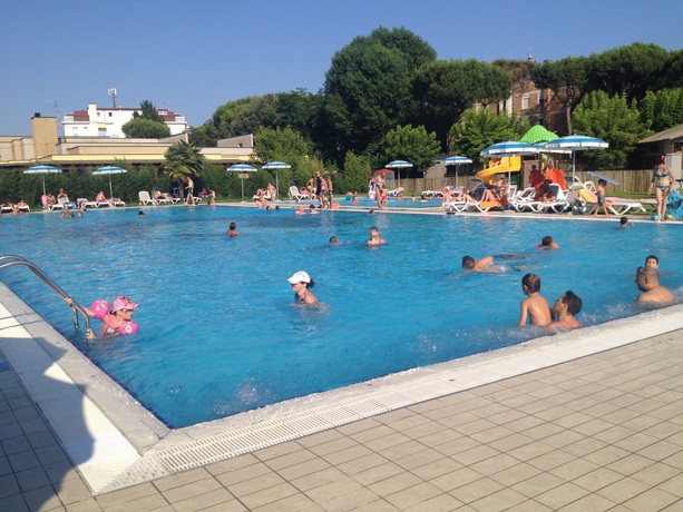 Imagen de la piscina del Camping Estivo Premium Deluxe mobile homes on Camping Malibu Beach. Foto 9