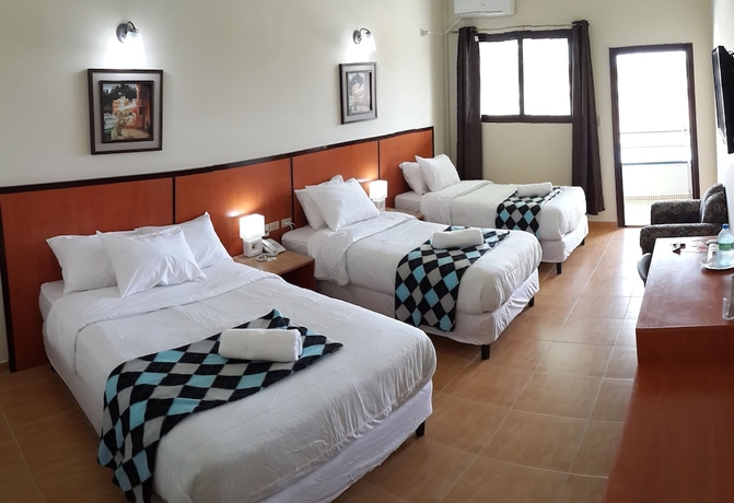 Imagen de la habitación del Camping Express Inn Coronado Hotel and. Foto 2