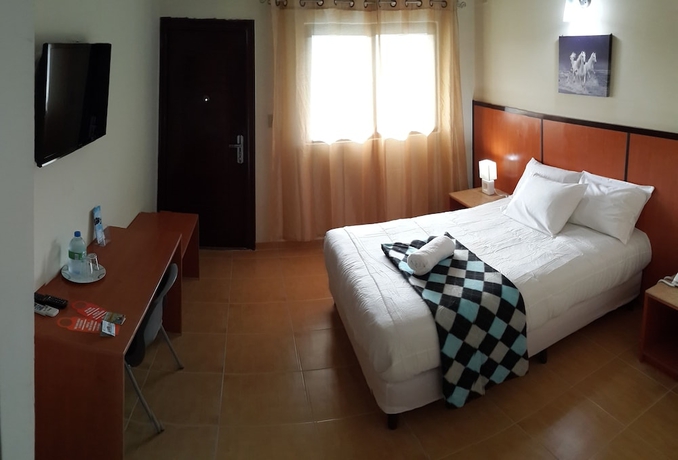 Imagen general del Camping Express Inn Coronado Hotel and. Foto 1