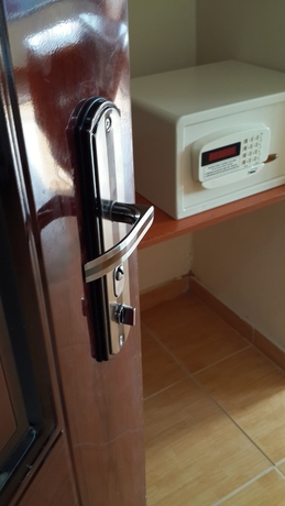 Imagen de la habitación del Camping Express Inn Coronado Hotel and. Foto 12