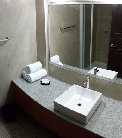 Imagen de la habitación del Camping Express Inn Coronado Hotel and. Foto 15