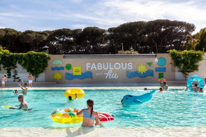 Imagen de la piscina del Camping Fabulous Village. Foto 8