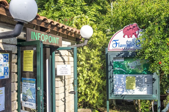 Imagen general del Camping Flaminio Village Bungalow Park - Campground. Foto 10