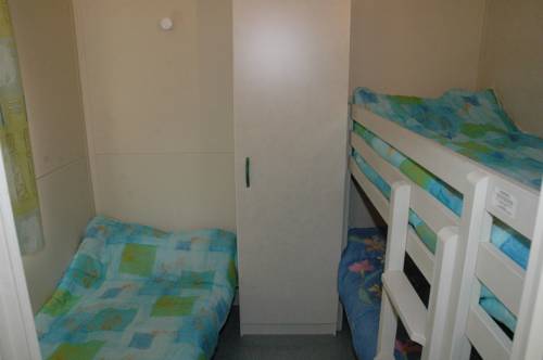 Imagen de la habitación del Camping Frontera Bungalow Park. Foto 5