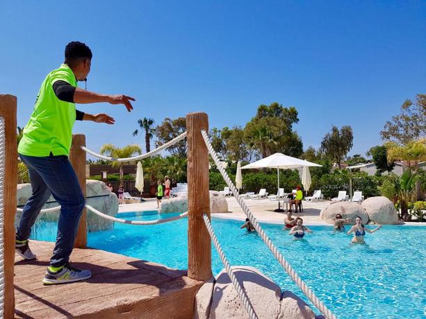 Imagen de la piscina del Camping Gavina Village. Foto 23