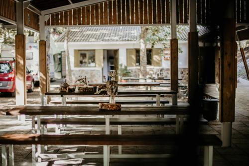 Imagen del bar/restaurante del Camping Glamping The Teepee. Foto 2