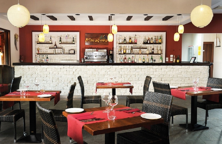 Imagen del bar/restaurante del Camping Happy Village and. Foto 4