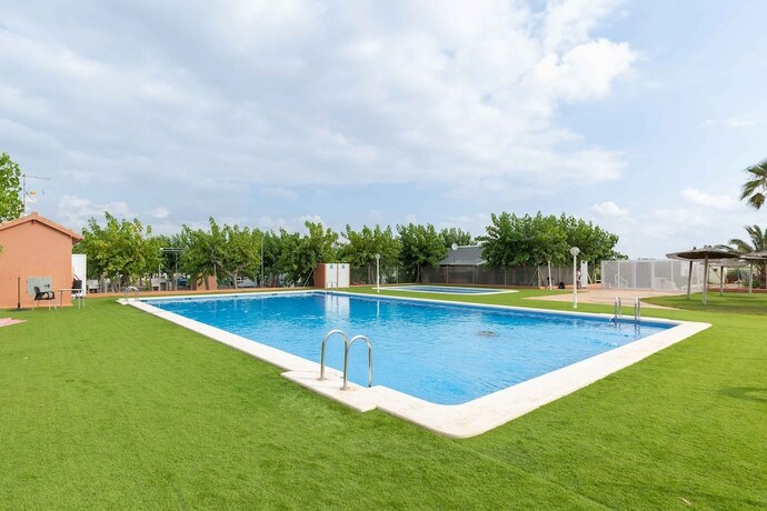 Imagen general del Camping HolaCamp Chilches. Foto 14