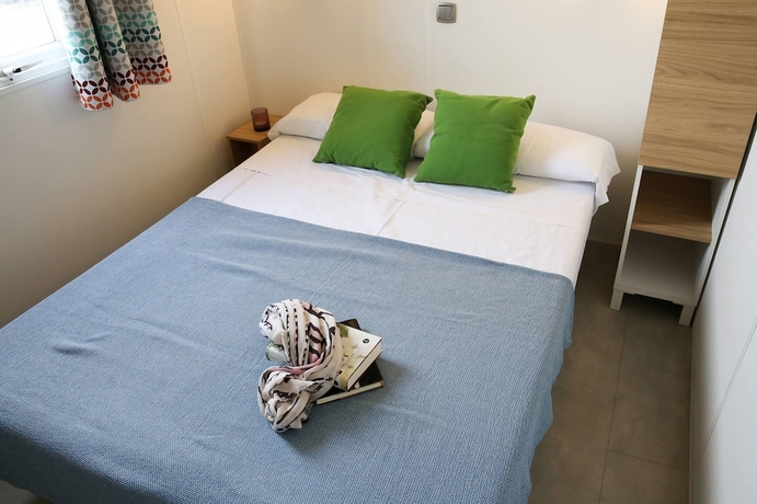 Imagen de la habitación del Camping HolaCamp Palam&oacute;s. Foto 14