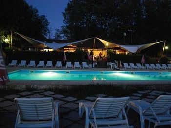 Imagen de los exteriores del Camping International Ispra. Foto 4