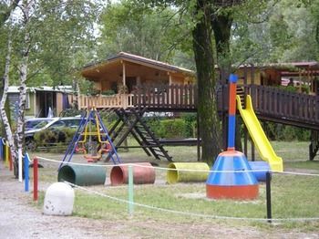 Imagen de los exteriores del Camping International Ispra. Foto 8