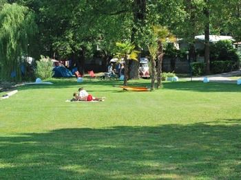 Imagen de la piscina del Camping International Ispra. Foto 15