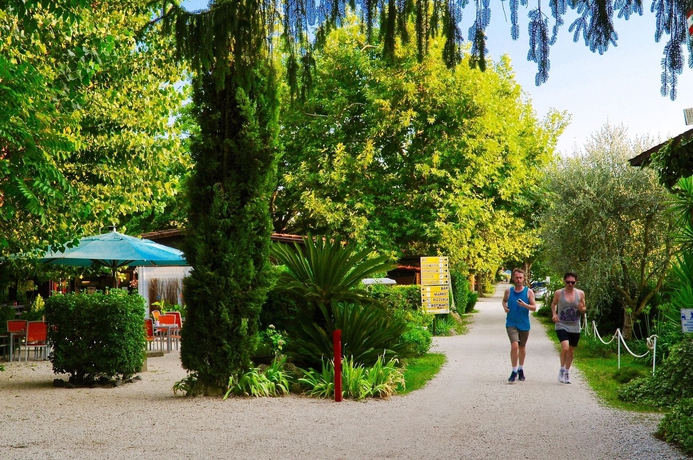 Imagen de los exteriores del Camping Internazionale Lago Di Bracciano. Foto 13