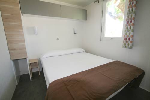 Imagen de la habitación del Camping Joan Bungalow Park. Foto 2