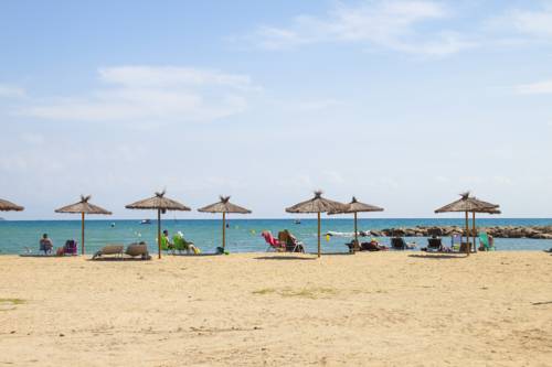 Imagen de los exteriores del Camping Joan Bungalow Park. Foto 8