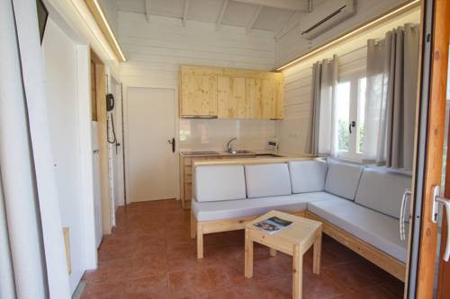 Imagen de los interiores del Camping Joan Bungalow Park. Foto 16