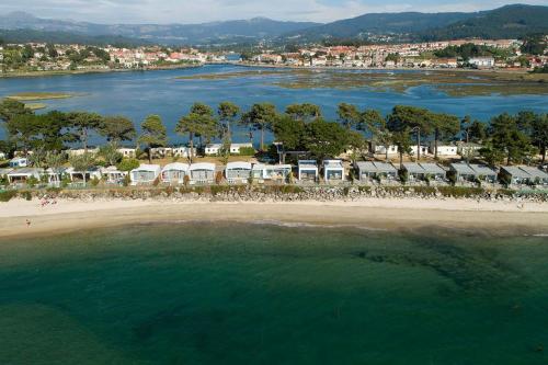 Imagen general del Camping Kampaoh Bayona Playa. Foto 9