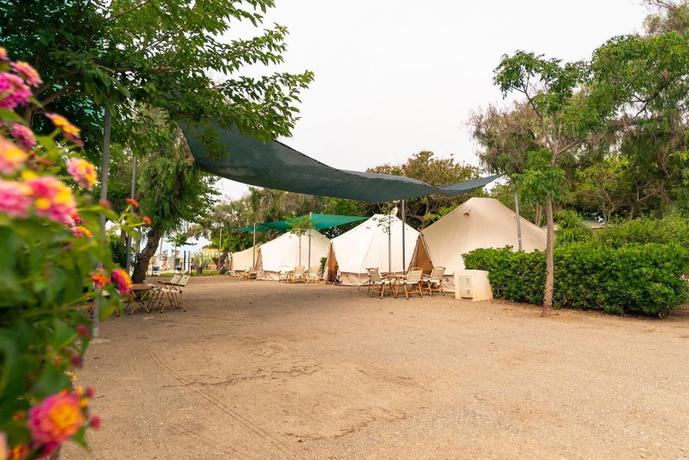 Imagen de los interiores del Camping Kampaoh Benajarafe. Foto 5