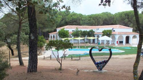 Imagen de los exteriores del Camping Kampaoh C&oacute;rdoba. Foto 6