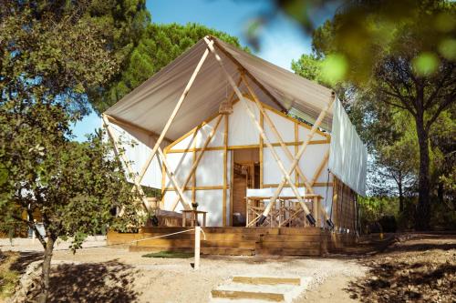 Imagen de los exteriores del Camping Kampaoh C&oacute;rdoba. Foto 8