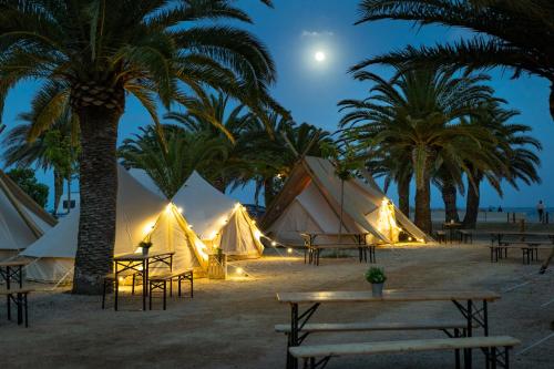 Imagen de los interiores del Camping Kampaoh Costa Dorada. Foto 5