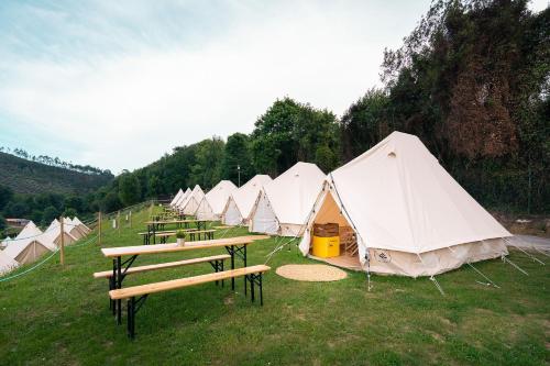 Imagen de los exteriores del Camping Kampaoh Deva. Foto 6