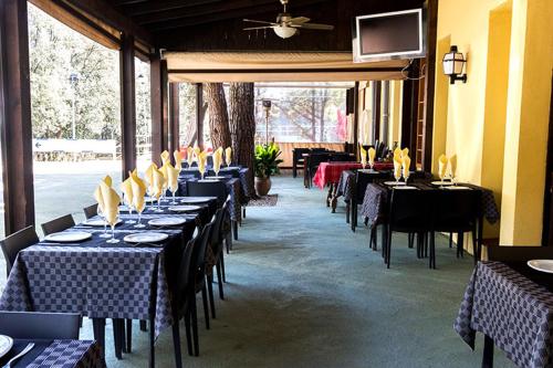 Imagen del bar/restaurante del Camping Kampaoh Esponellà. Foto 3