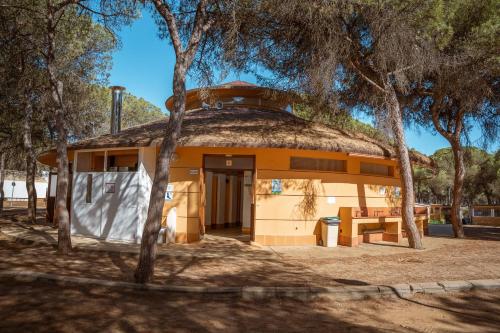 Imagen de los exteriores del Camping Kampaoh Isla Cristina. Foto 14