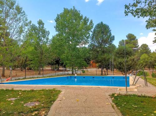 Imagen de la piscina del Camping Kampaoh La Bolera. Foto 13