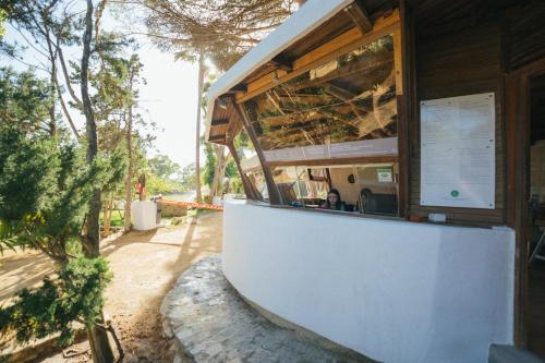 Imagen del bar/restaurante del Camping Kampaoh Los Ca&ntilde;os. Foto 3