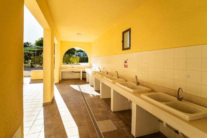 Imagen de los interiores del Camping Kampaoh Los Escullos. Foto 8