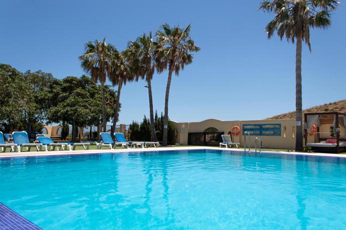 Imagen de la piscina del Camping Kampaoh Los Escullos. Foto 11