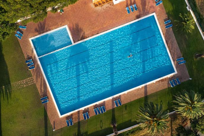 Imagen de la piscina del Camping Kampaoh Palam&oacute;s Internacional. Foto 7
