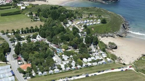 Imagen general del Camping Kampaoh Playa Troenzo. Foto 9
