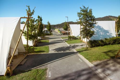 Imagen de los exteriores del Camping Kampaoh Zumaia. Foto 10