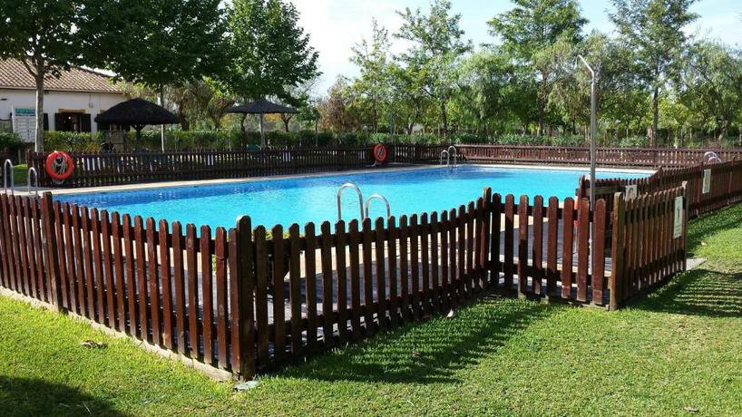 Imagen de la piscina del Camping La Aldea. Foto 10