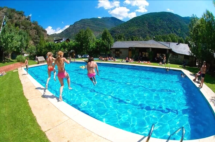 Imagen de la piscina del Camping La Borda Del Pubill. Foto 18