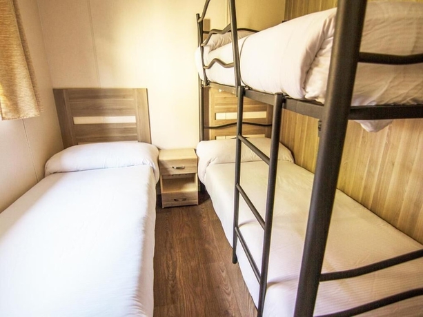 Imagen de la habitación del Camping La Marina Resort. Foto 6