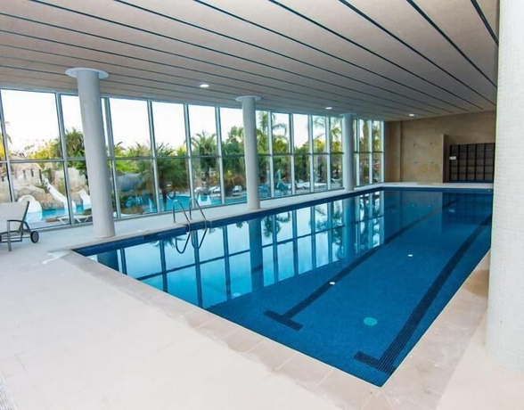 Imagen de la piscina del Camping La Marina Resort. Foto 15